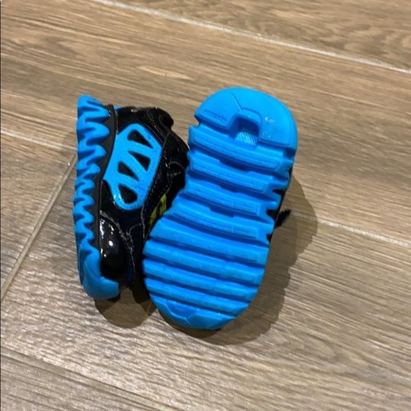 Reebok Baby Boy Black Mesh Lace up Velcro Running Sneaker Shoes Size 4 - Picture 3 of 4